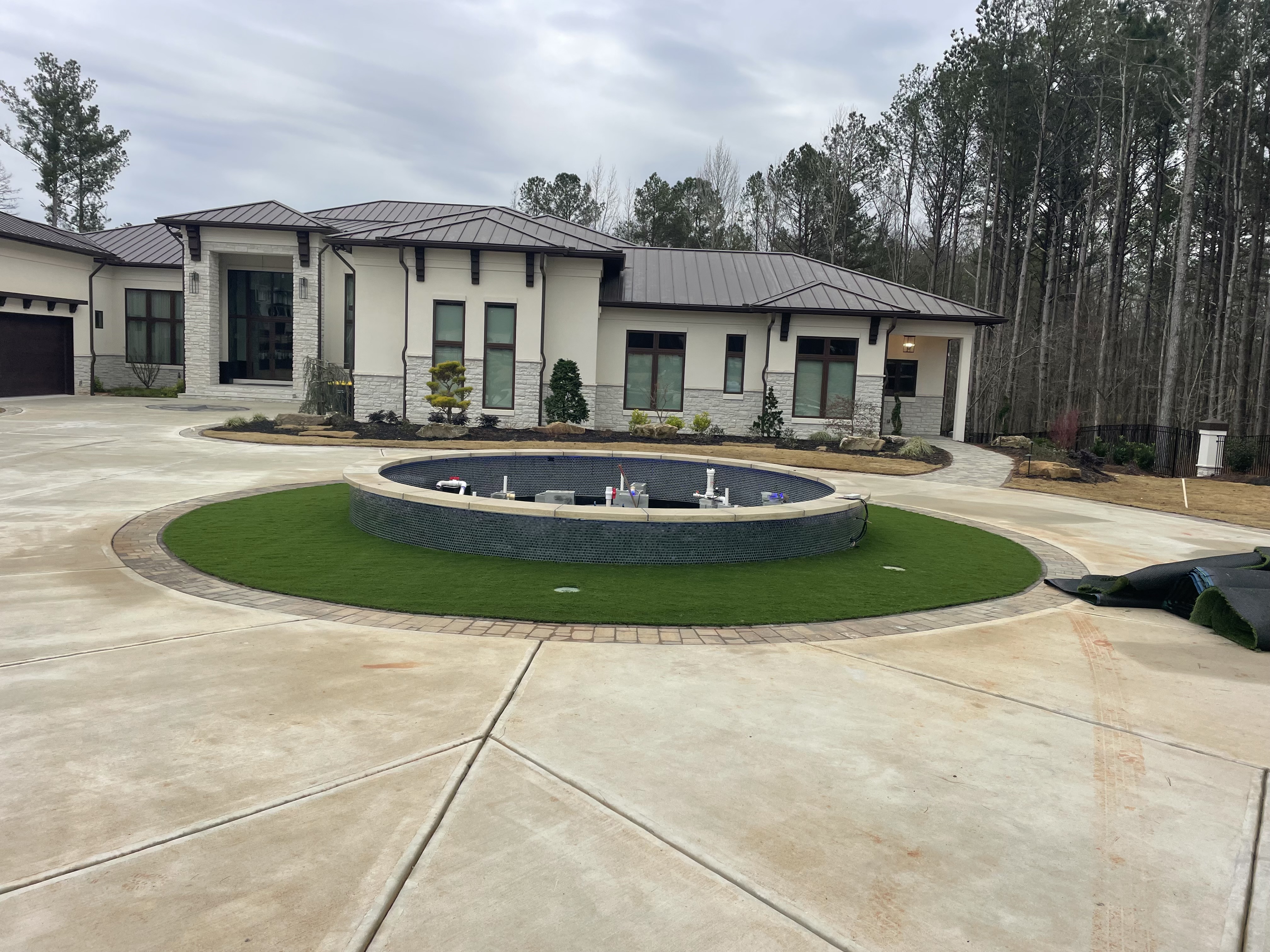 Estate water feature