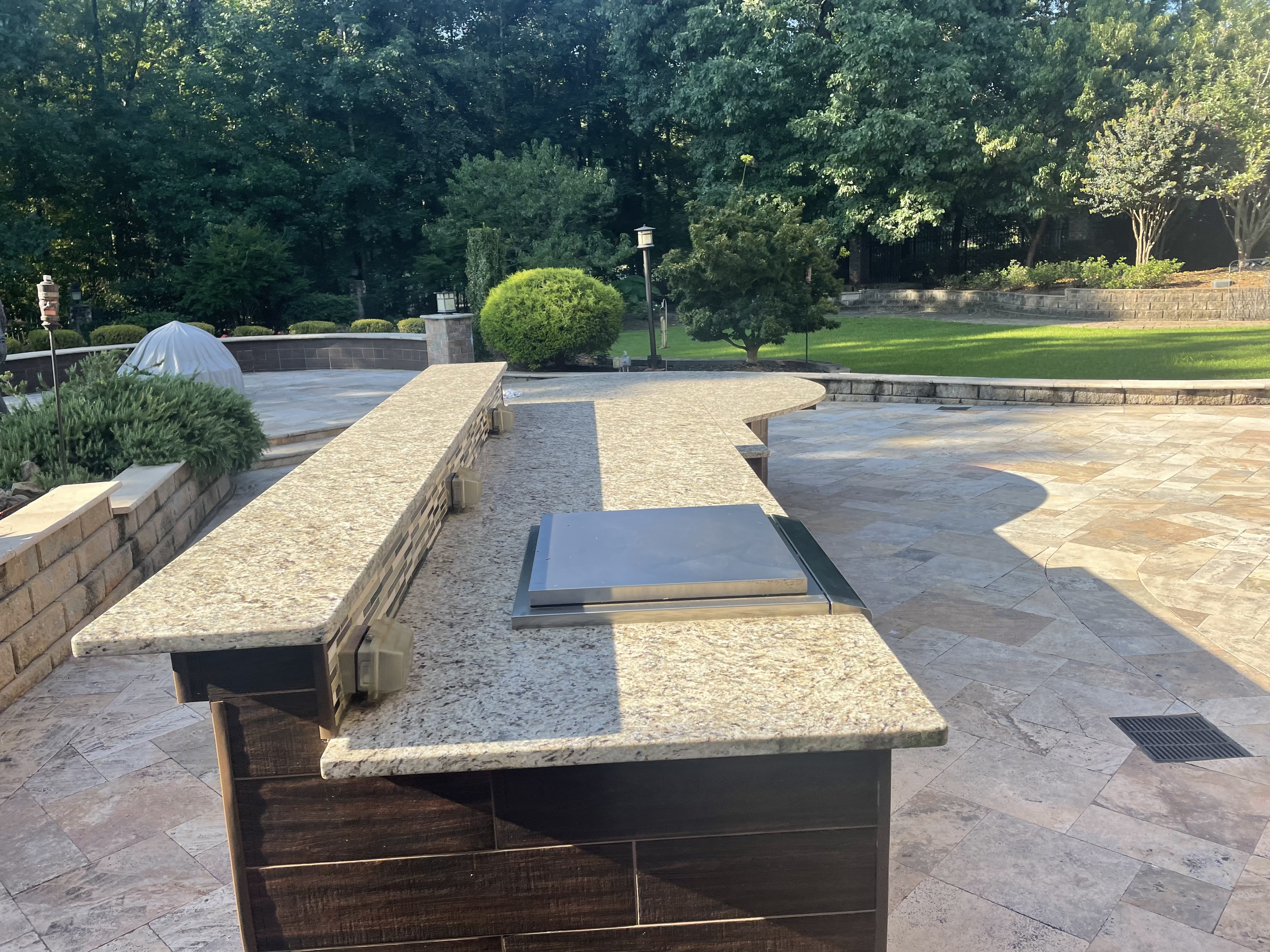Outdoor kitchen bar